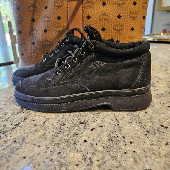 Easy Spirit Casual Shoes - Picture 2 of 2